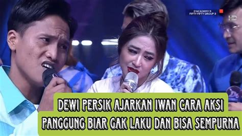 Aksi Panas Dewi Persik