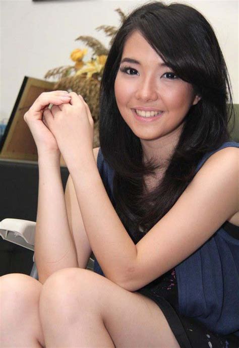 Foto Bugil Rika Rahim