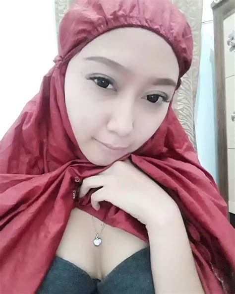 Tkw Jilbab Pink Ngentot