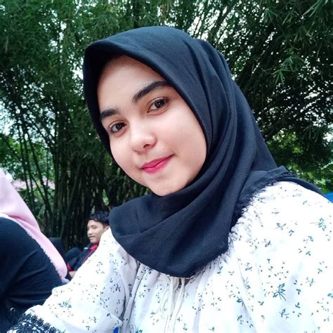 Cewe Jilbab Cantik