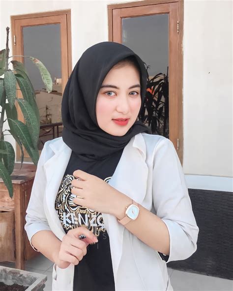 Bokep Hijab Mendesah