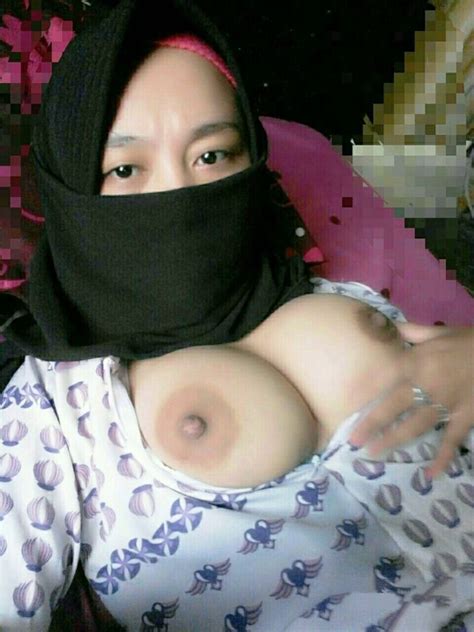 Jilbab Blowjob Crot