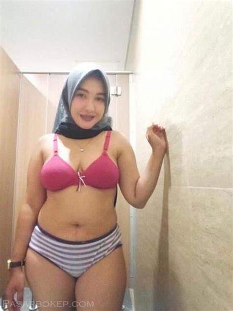 Celana Dalam Tetangga Buat Horni