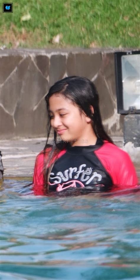 Anime Bugil Dikolam Renang