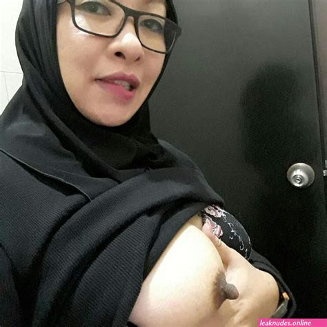 Pamer Memek Di Tempat Umum