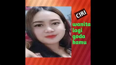 Wanita Menggoda Lelaki Seksi