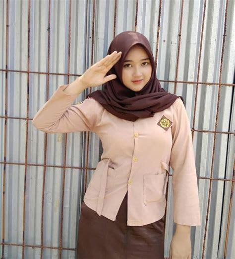 Bokep Wanita Pramuka Berkacamata