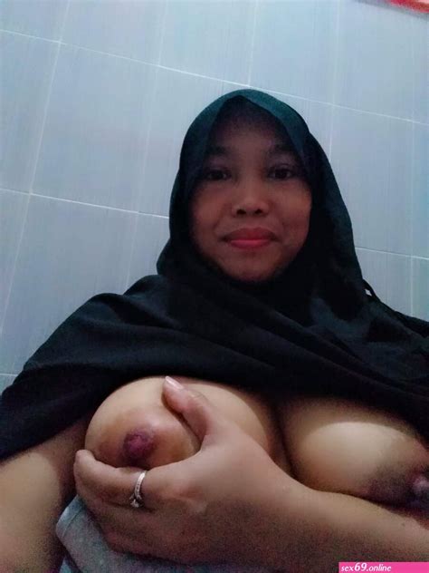 Jilbab Dalam Tandas