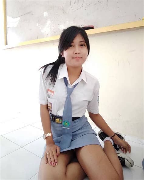 Foto Pria Ngemut Susu Enak