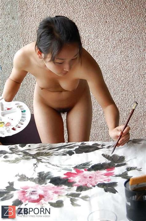 Dewi Persik Mandi Tanpa Sensor
