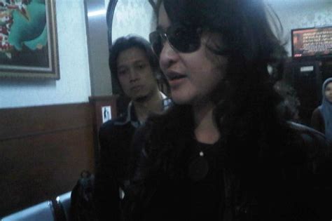 Foto Via Valen Kelihatan Celana Dalamnya