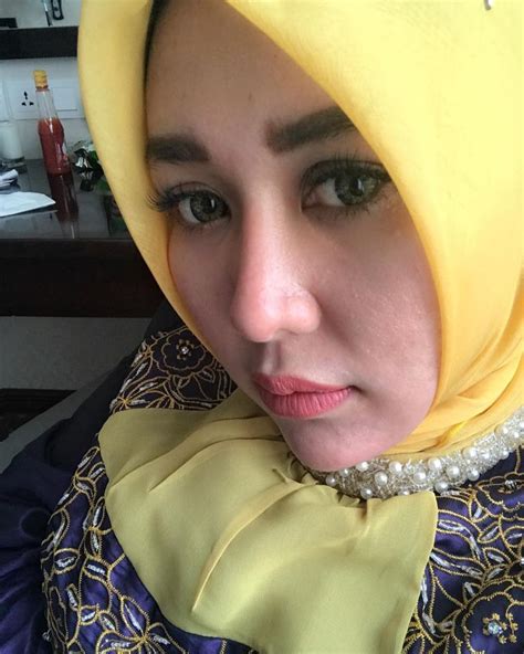 Ngentot Dengan Bu Guru Yang Alim